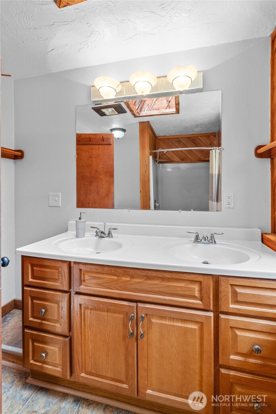 230 E Stavis Road , Shelton, WA 98584
