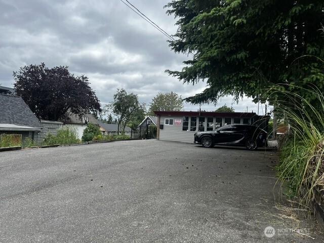 3219 6th Avenue , Tacoma, WA 98406