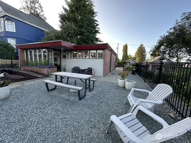 3219 6th Avenue , Tacoma, WA 98406