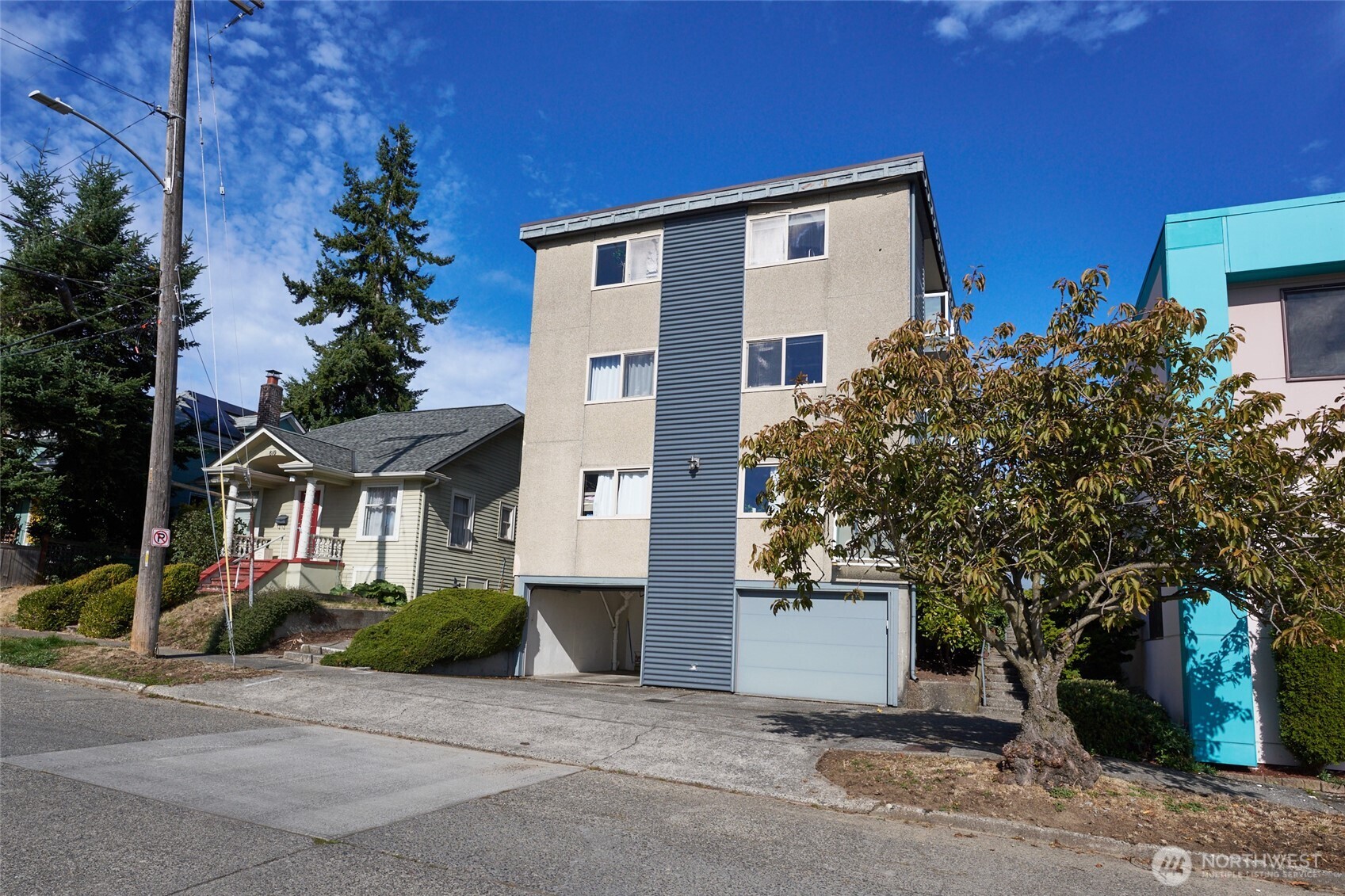 812 N 42nd Street #301, Seattle, WA 98103