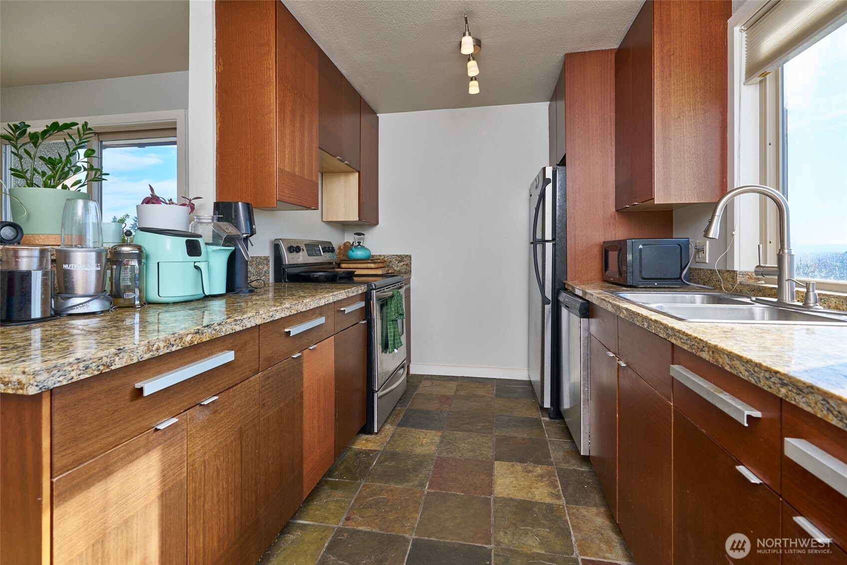 812 N 42nd Street #301, Seattle, WA 98103