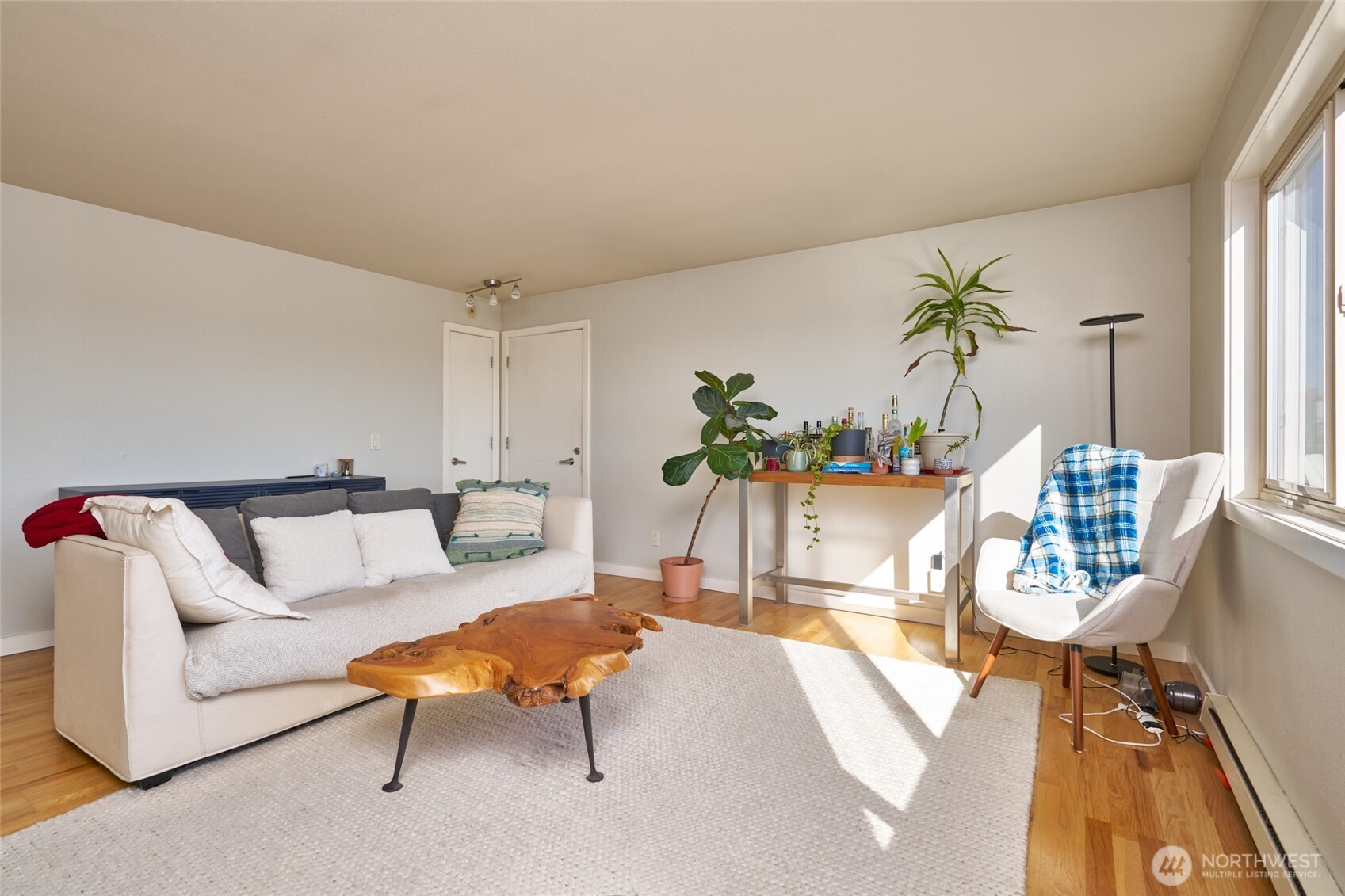 812 N 42nd Street #301, Seattle, WA 98103
