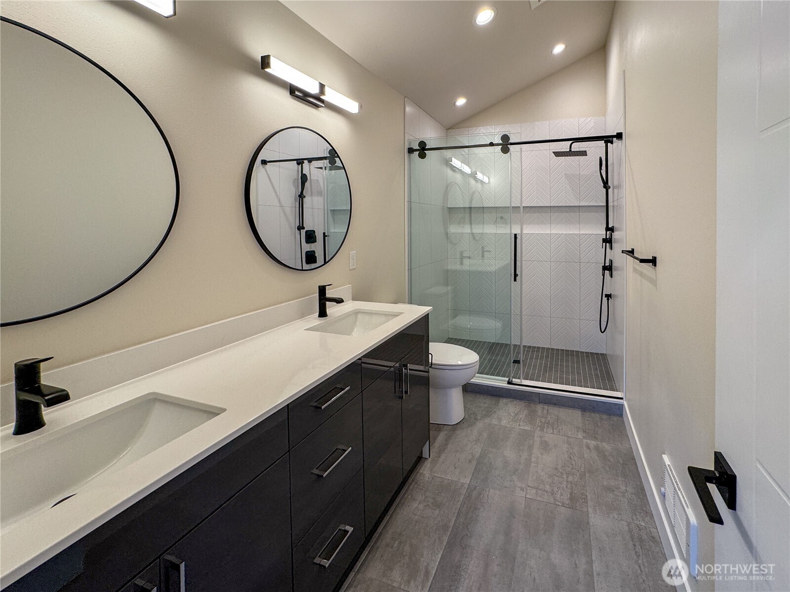 6909 42nd Avenue S #A, Seattle, WA 98118
