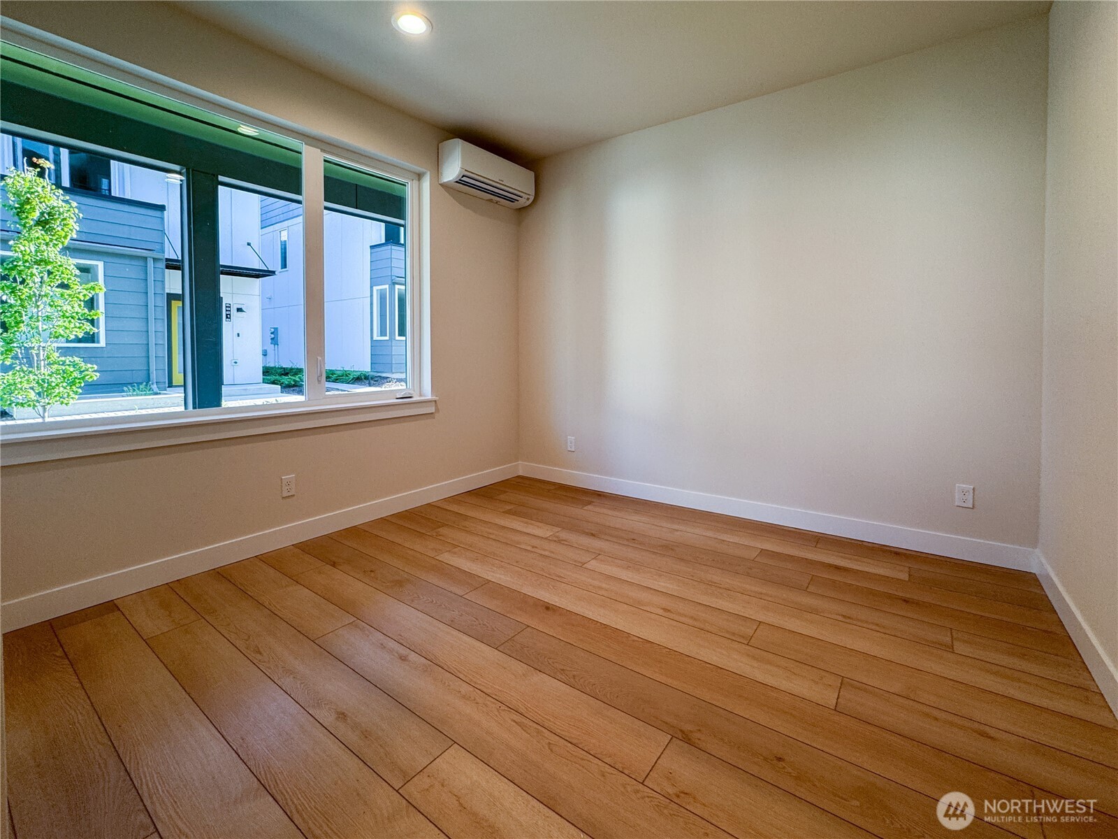 6909 42nd Avenue S #A, Seattle, WA 98118
