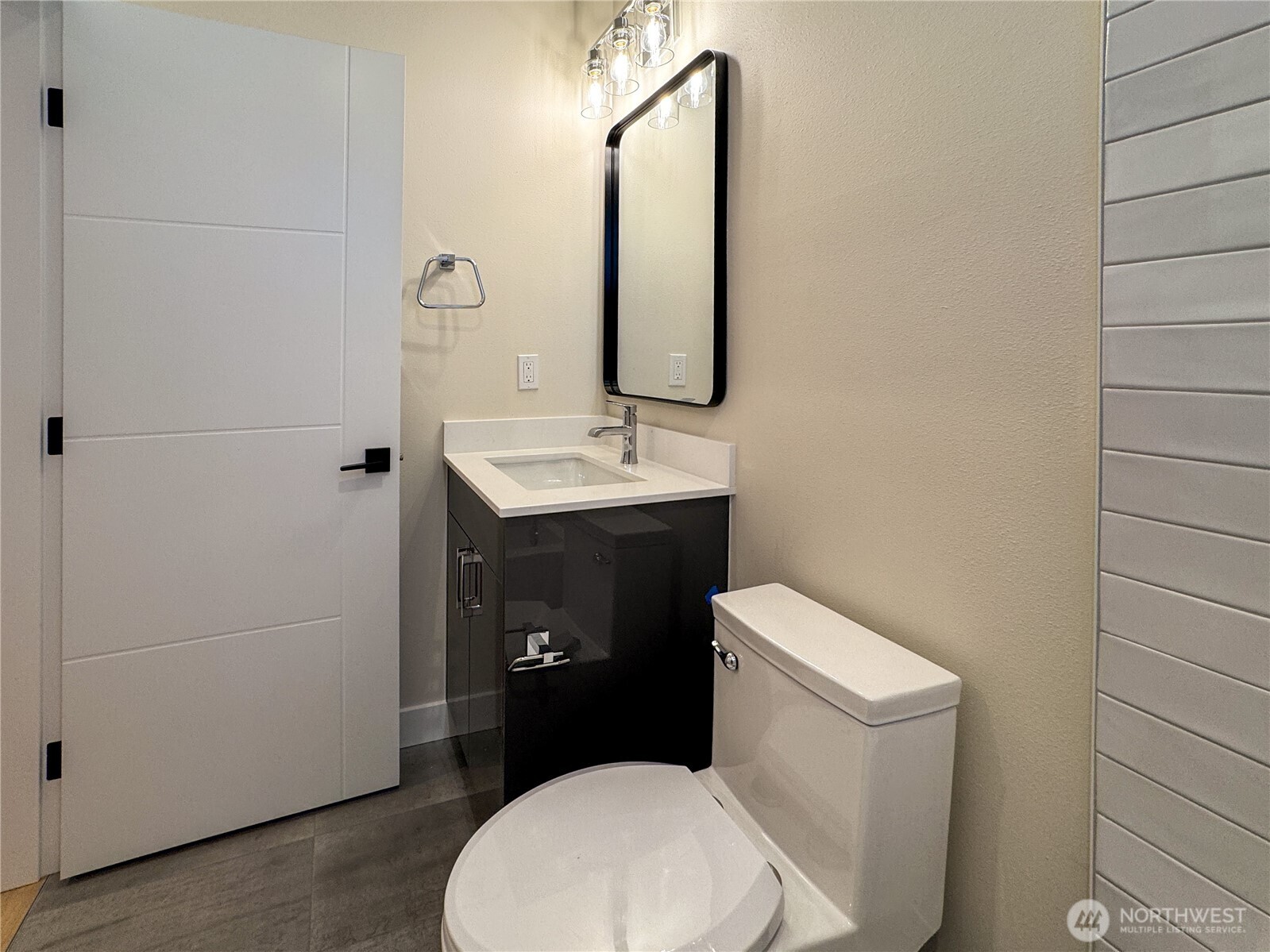 6909 42nd Avenue S #A, Seattle, WA 98118