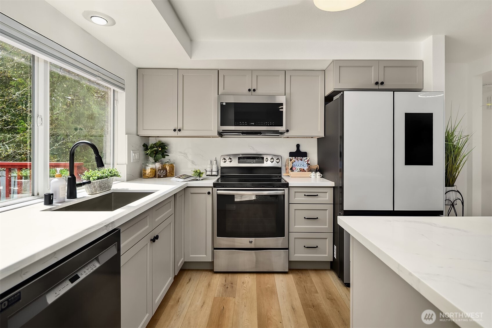 16611 NE 108th Place , Redmond, WA 98052