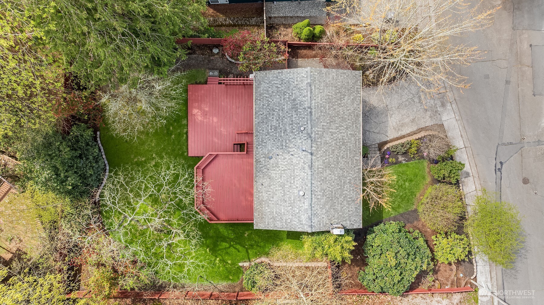 16611 NE 108th Place , Redmond, WA 98052