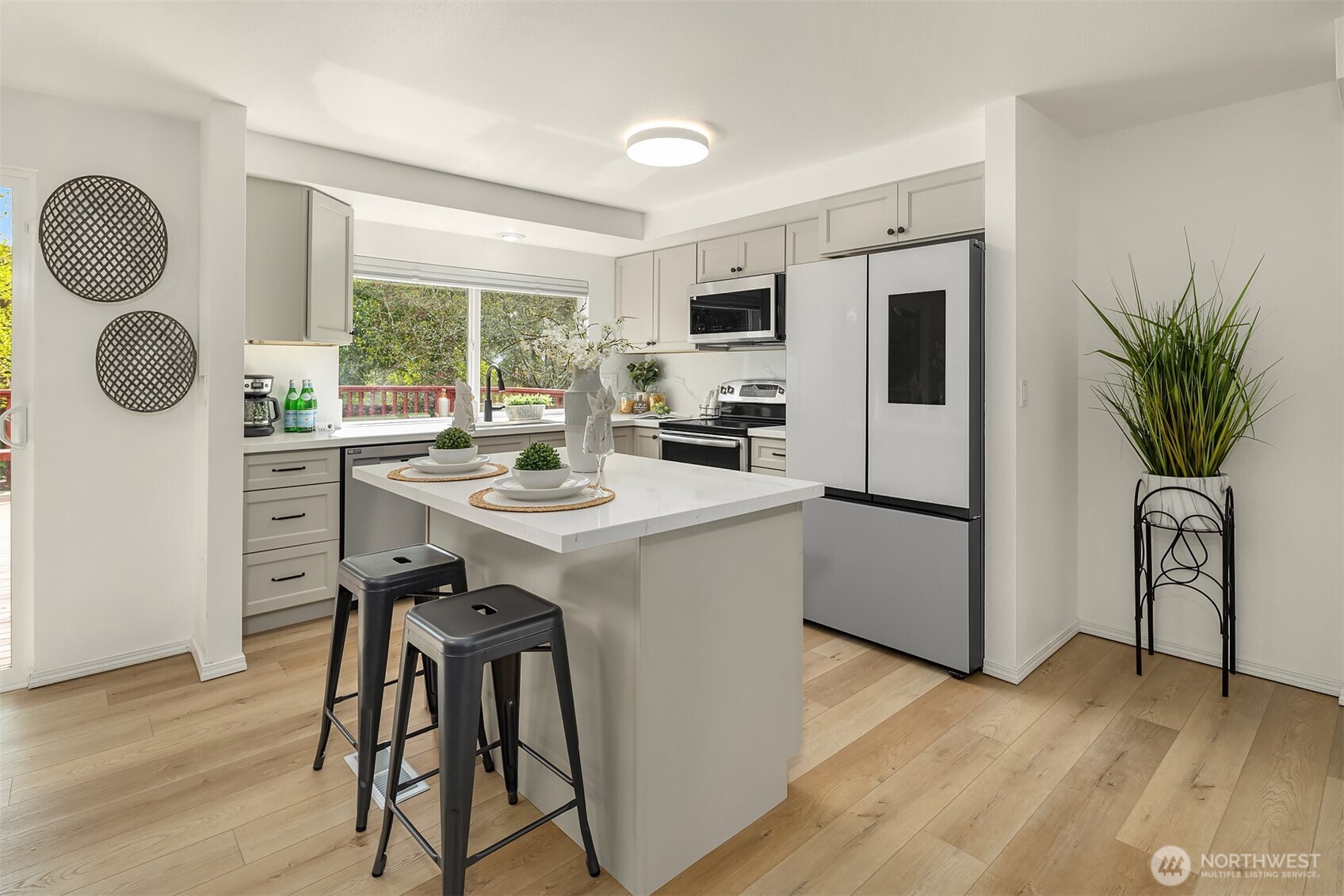16611 NE 108th Place , Redmond, WA 98052