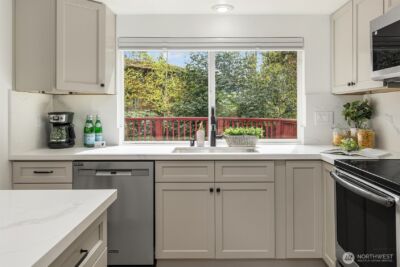16611 NE 108th Place , Redmond, WA 98052 - Photo 10