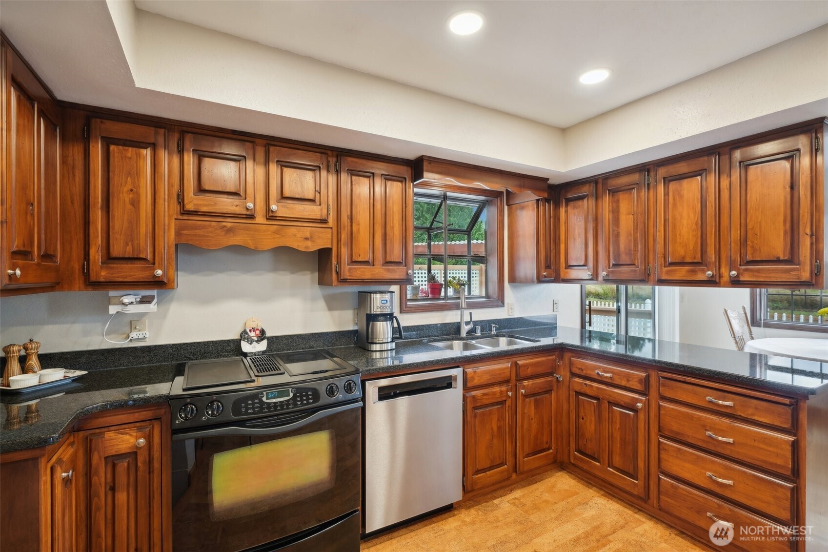 2032 W Dove Avenue , La Center, WA 98629