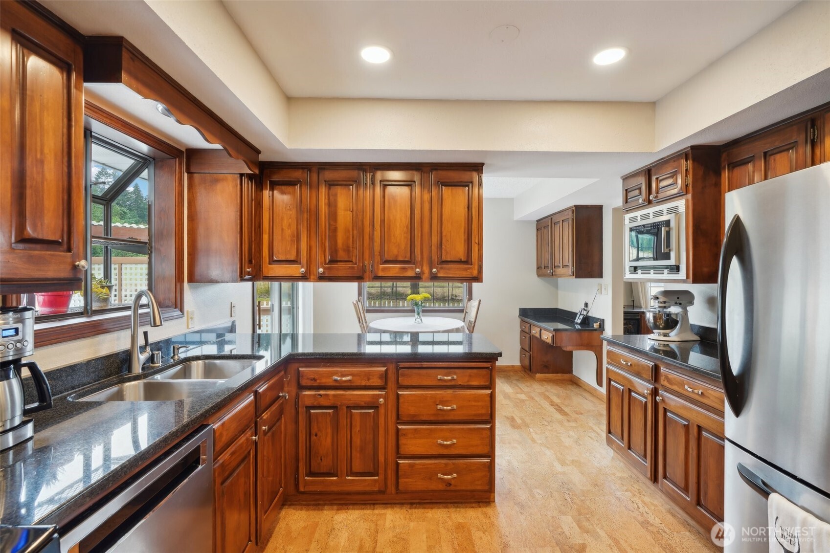 2032 W Dove Avenue , La Center, WA 98629