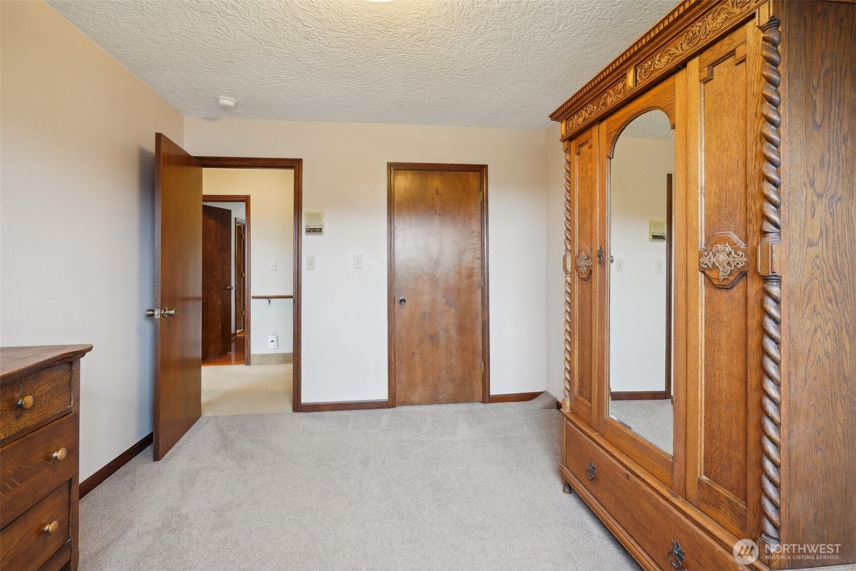 2032 W Dove Avenue , La Center, WA 98629