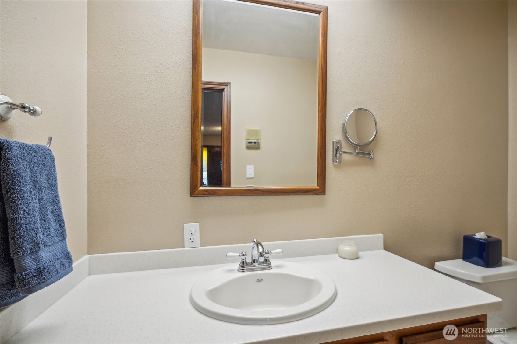 2032 W Dove Avenue , La Center, WA 98629