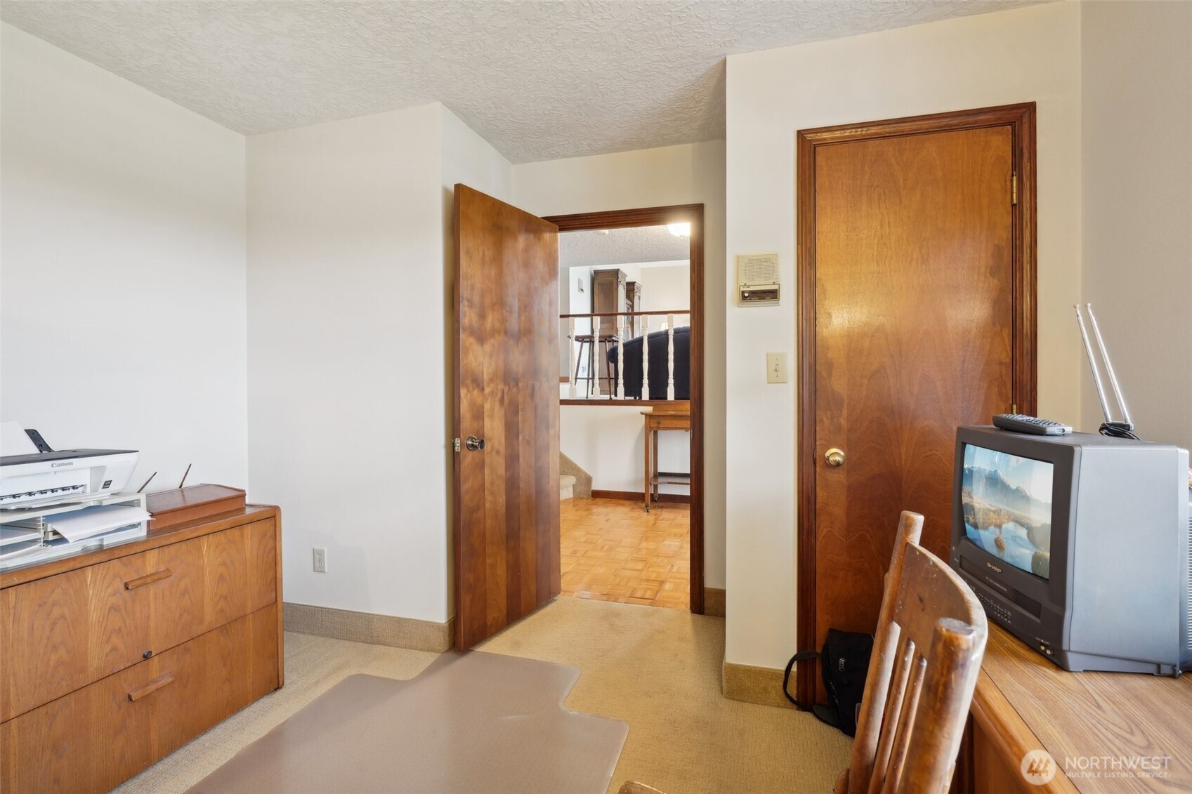 2032 W Dove Avenue , La Center, WA 98629