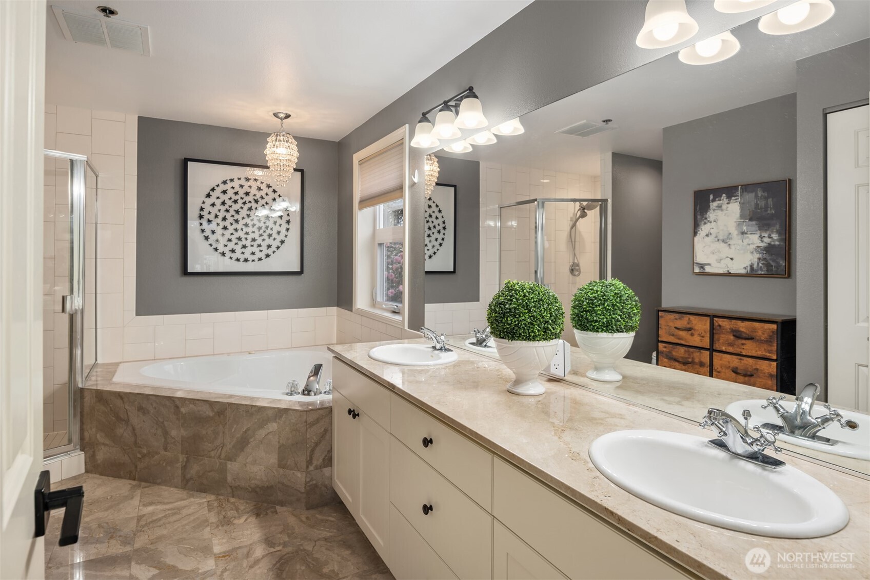 1416 6th Avenue N, Seattle, WA 98109