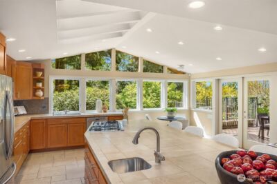 25137 SE Mirrormont Place , Issaquah, WA 98027 - Photo 11