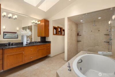 25137 SE Mirrormont Place , Issaquah, WA 98027 - Photo 25