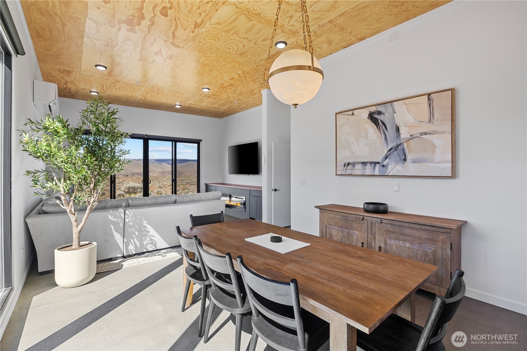 202 Rattlesnake Point NW, Quincy, WA 98848