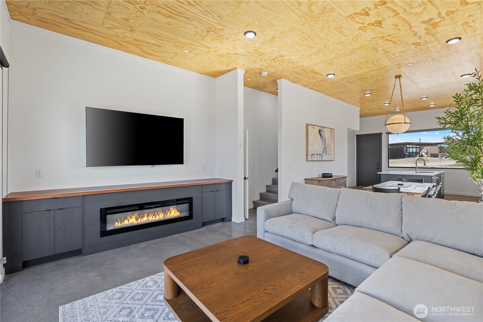 202 Rattlesnake Point NW, Quincy, WA 98848