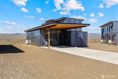 202 Rattlesnake Point NW, Quincy, WA 98848 - Photo 2