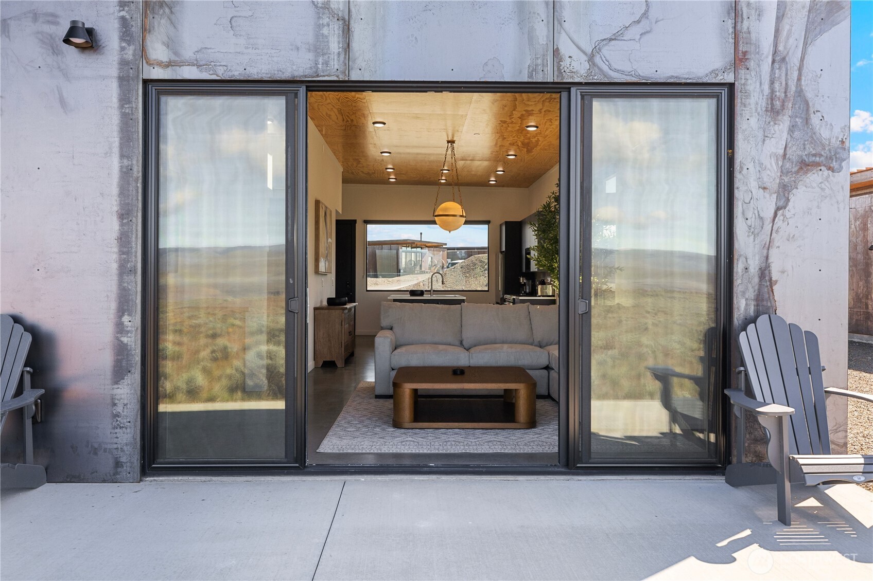 202 Rattlesnake Point NW, Quincy, WA 98848