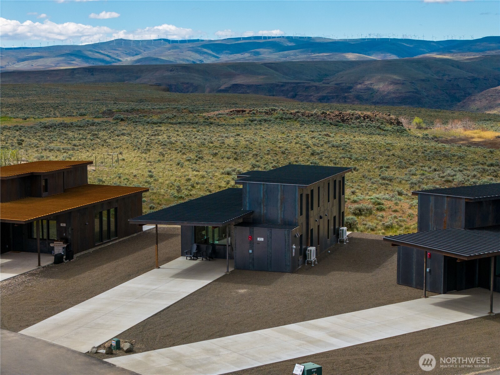 202 Rattlesnake Point NW, Quincy, WA 98848