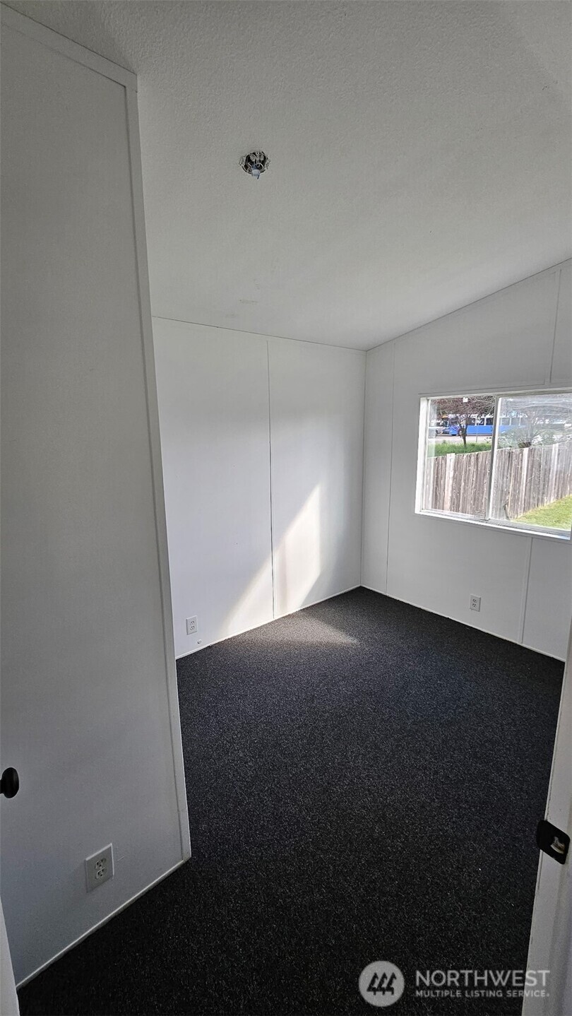 5705 Litterock Road SW #32, Tumwater, WA 98512