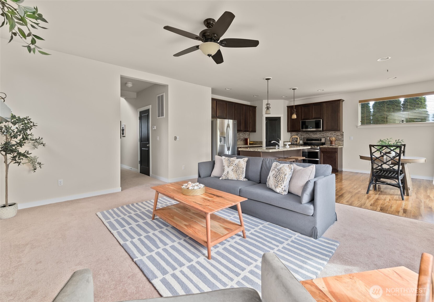 3015 Loch Ness Loop , Mount Vernon, WA 98273