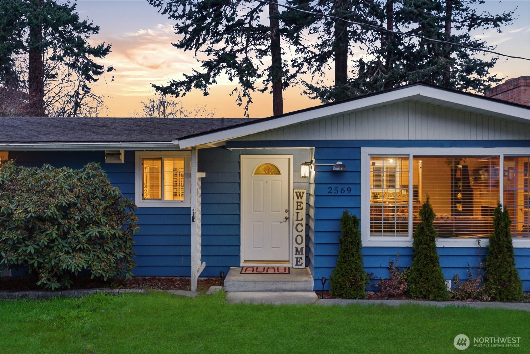 2569 Airline Way , Oak Harbor, WA 98277