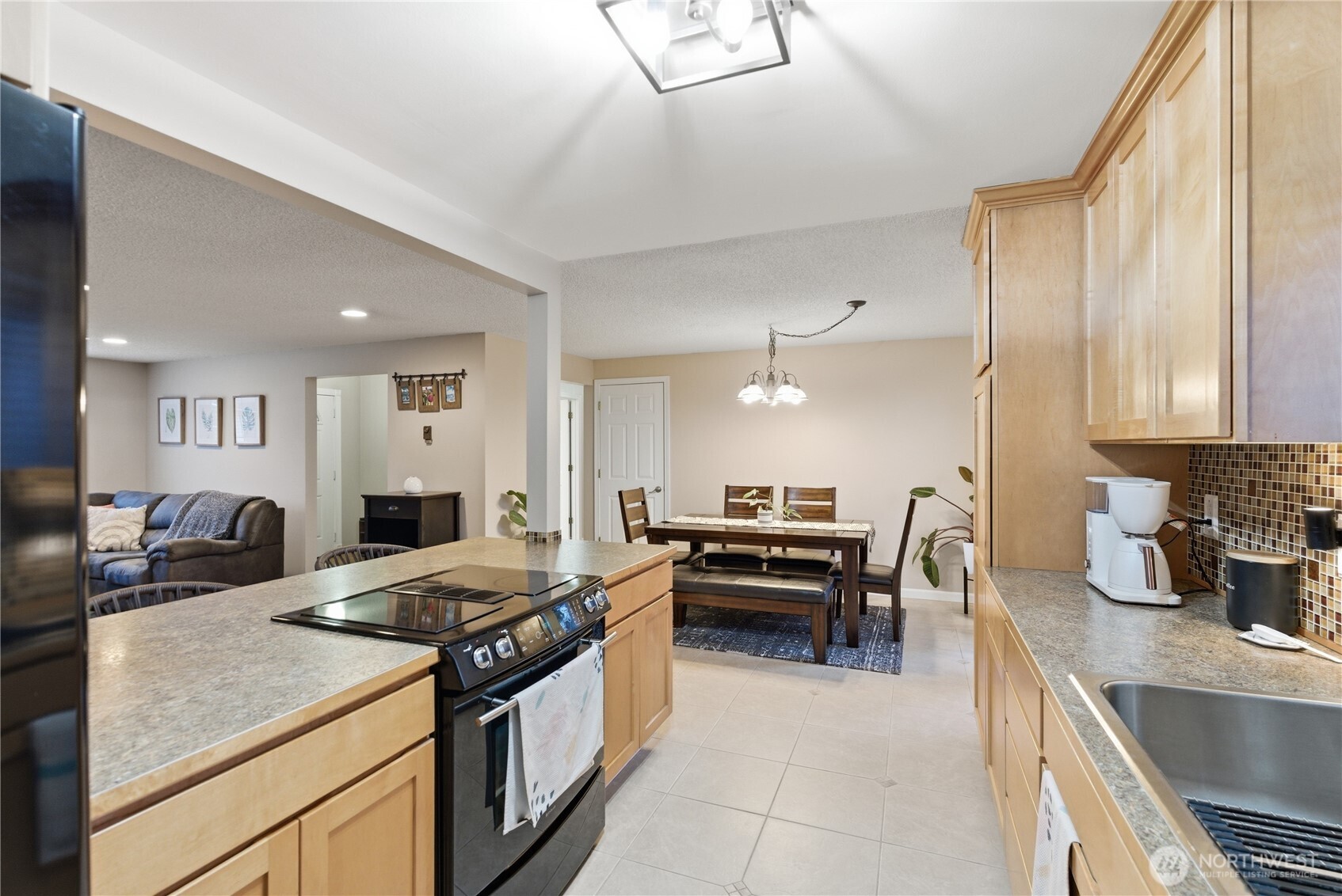 2569 Airline Way , Oak Harbor, WA 98277