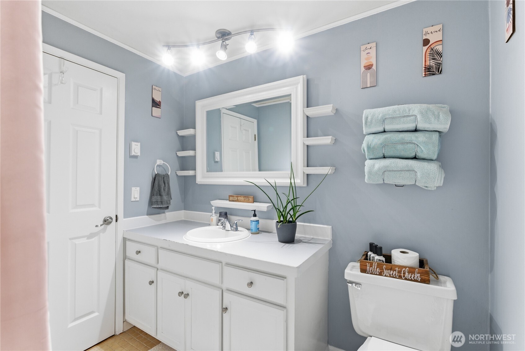 2569 Airline Way , Oak Harbor, WA 98277