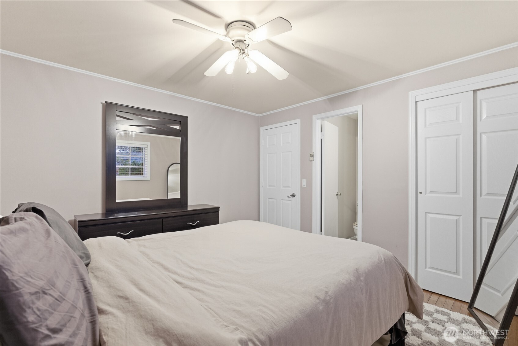 2569 Airline Way , Oak Harbor, WA 98277