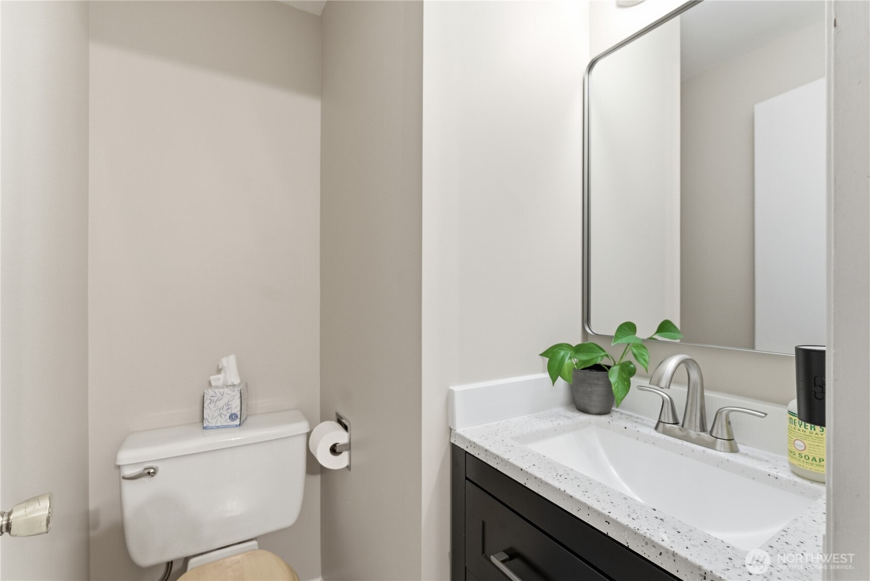 2569 Airline Way , Oak Harbor, WA 98277