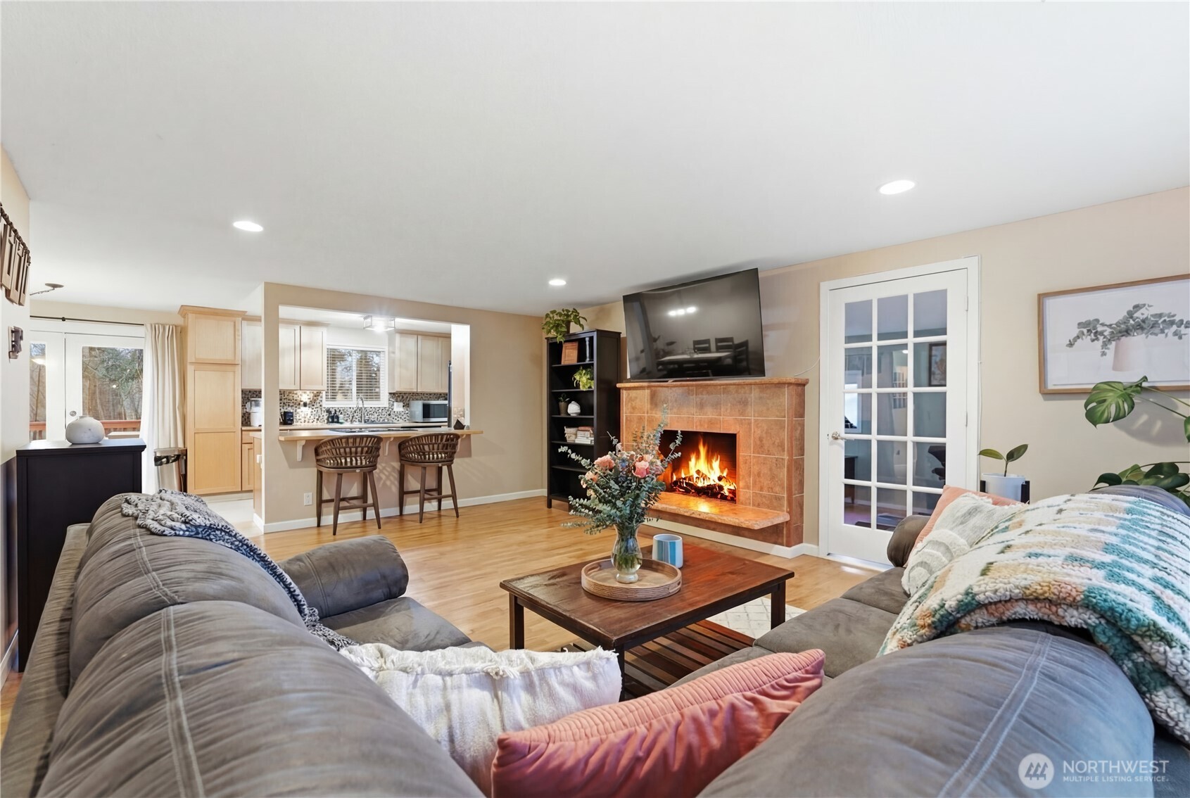 2569 Airline Way , Oak Harbor, WA 98277