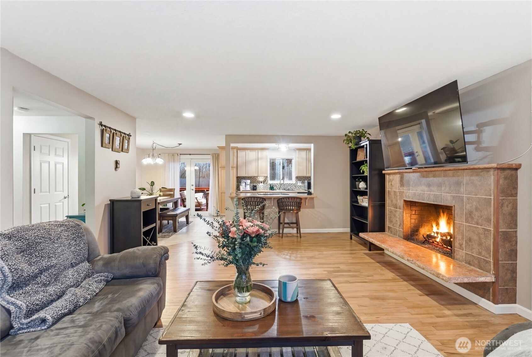 2569 Airline Way , Oak Harbor, WA 98277
