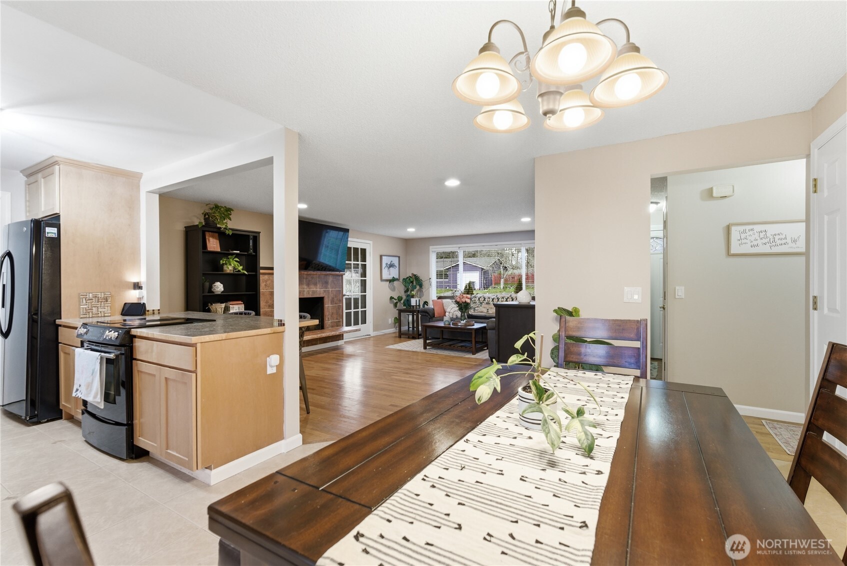 2569 Airline Way , Oak Harbor, WA 98277