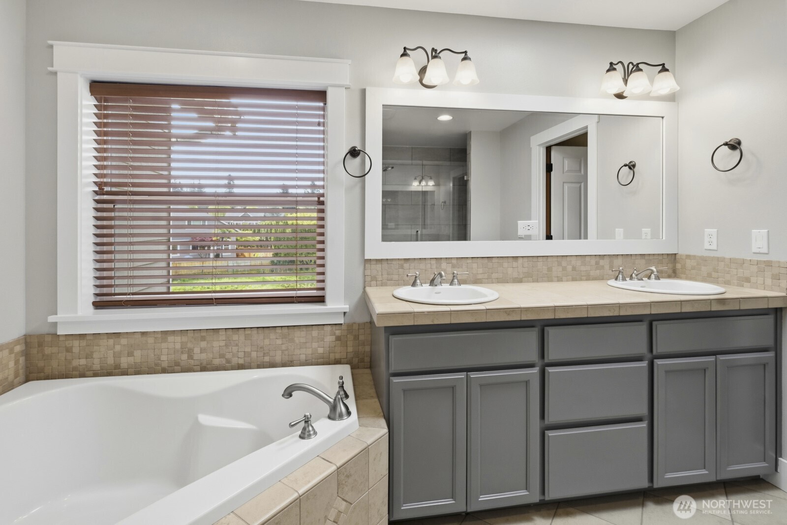 2222 29th Avenue Ct SW, Puyallup, WA 98373