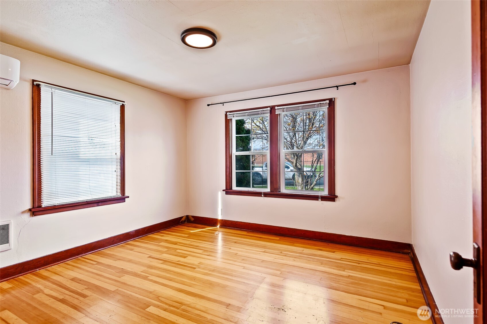 100 S Sampson Street , Ellensburg, WA 98926