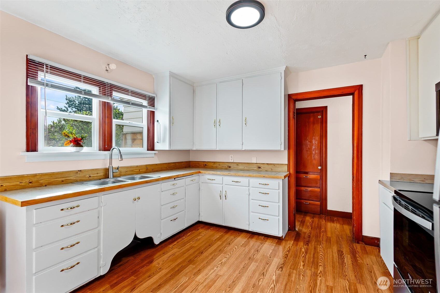 100 S Sampson Street , Ellensburg, WA 98926
