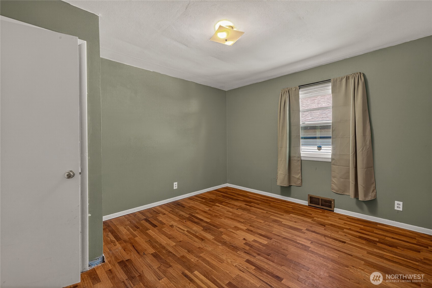 405 Pioneer Drive , Wenatchee, WA 98801