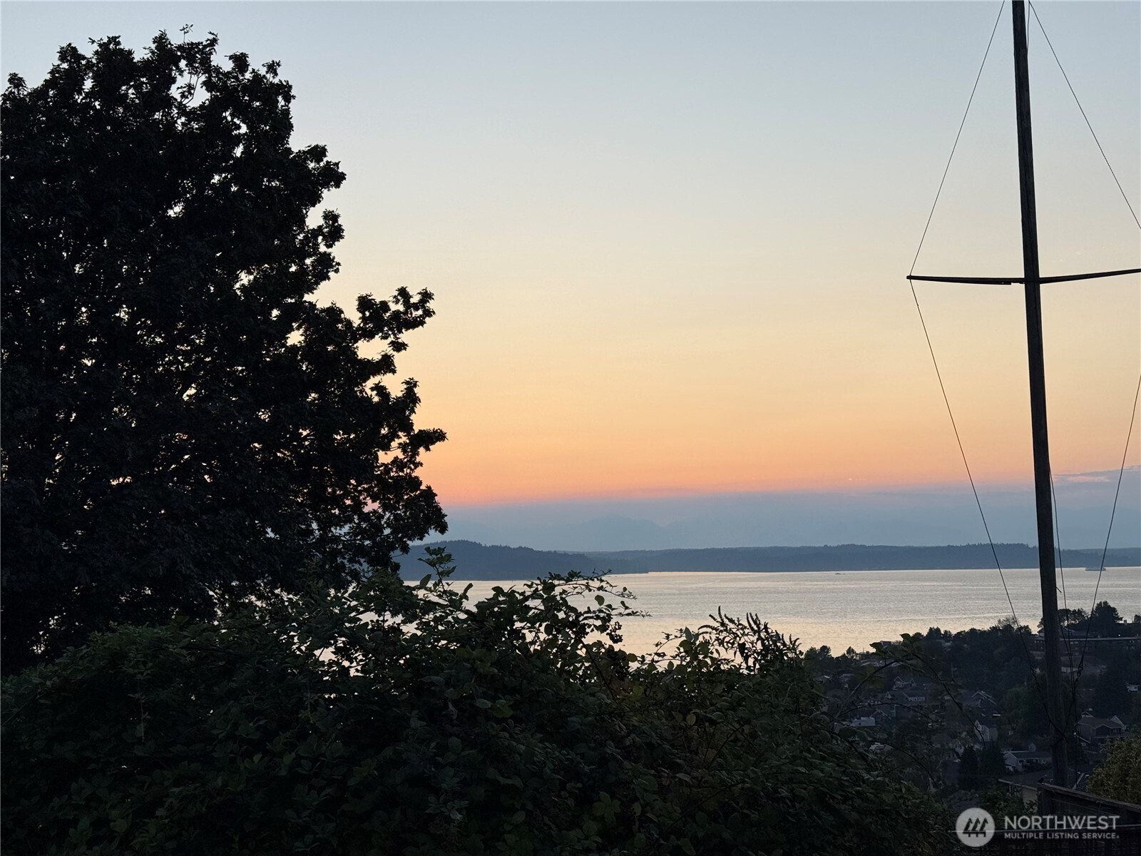 37 XX 59th Avenue SW, Seattle, WA 98116