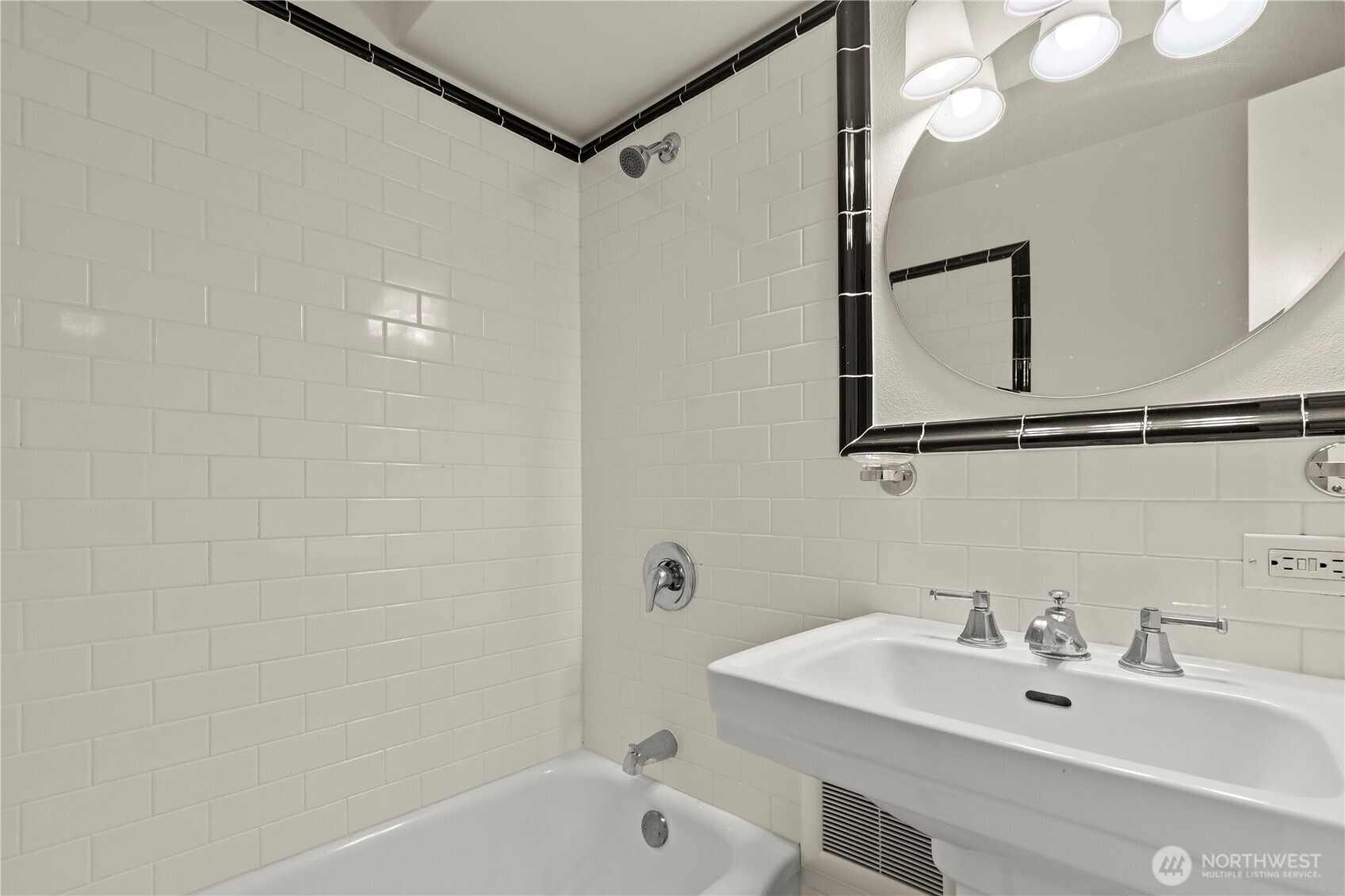 1105 Spring Street #712, Seattle, WA 98104