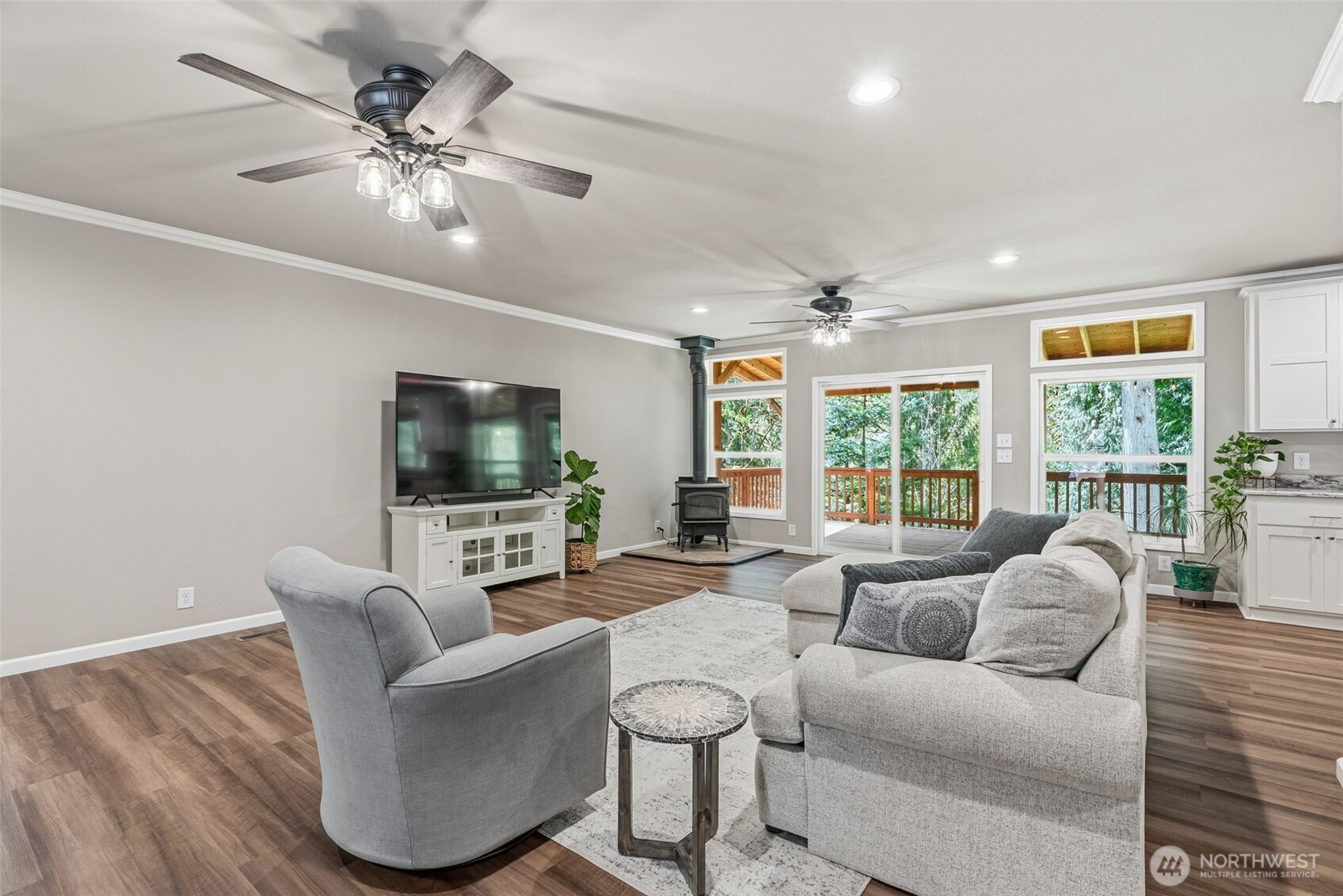 2571 Hazel Dell Road , Castle Rock, WA 98611
