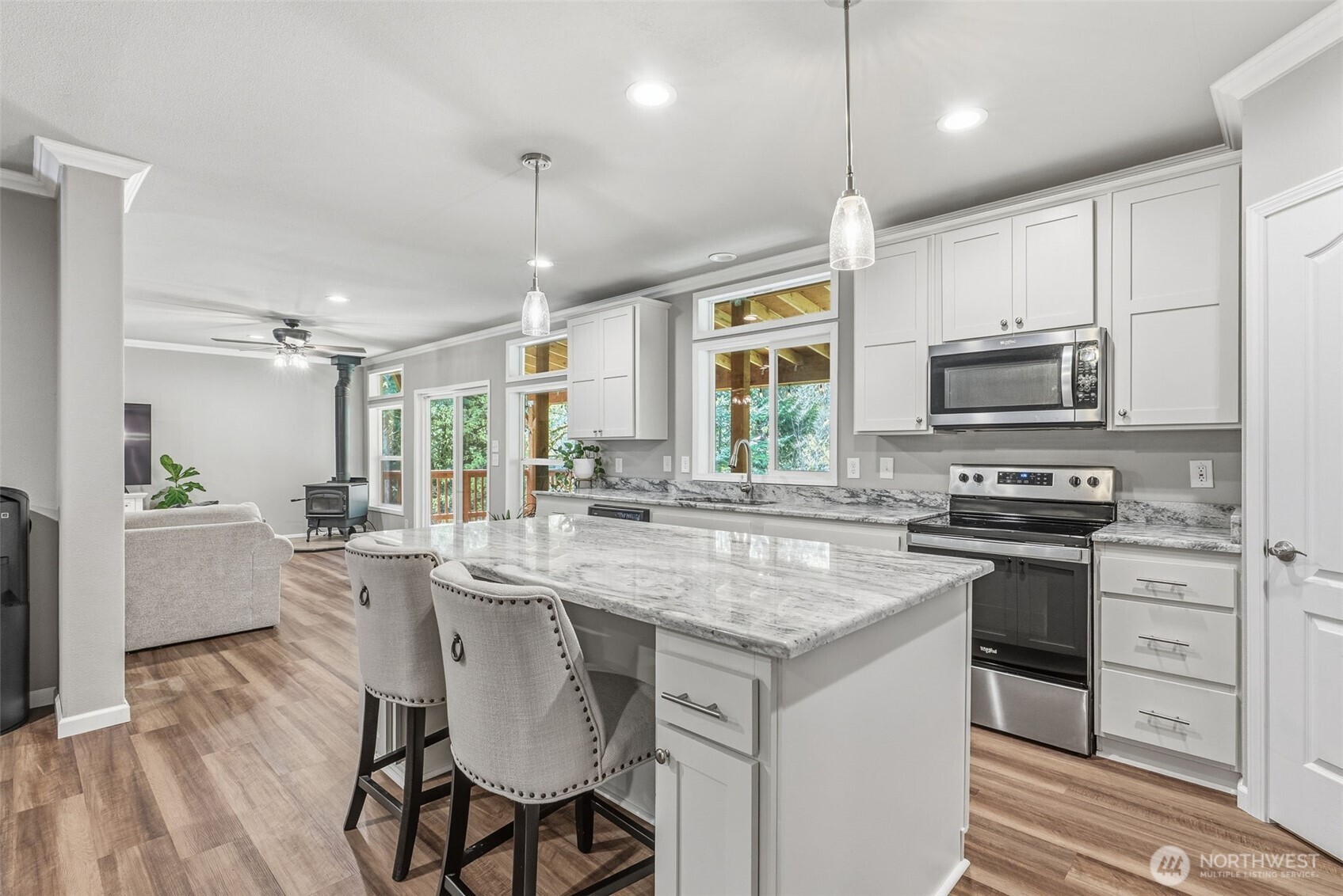 2571 Hazel Dell Road , Castle Rock, WA 98611