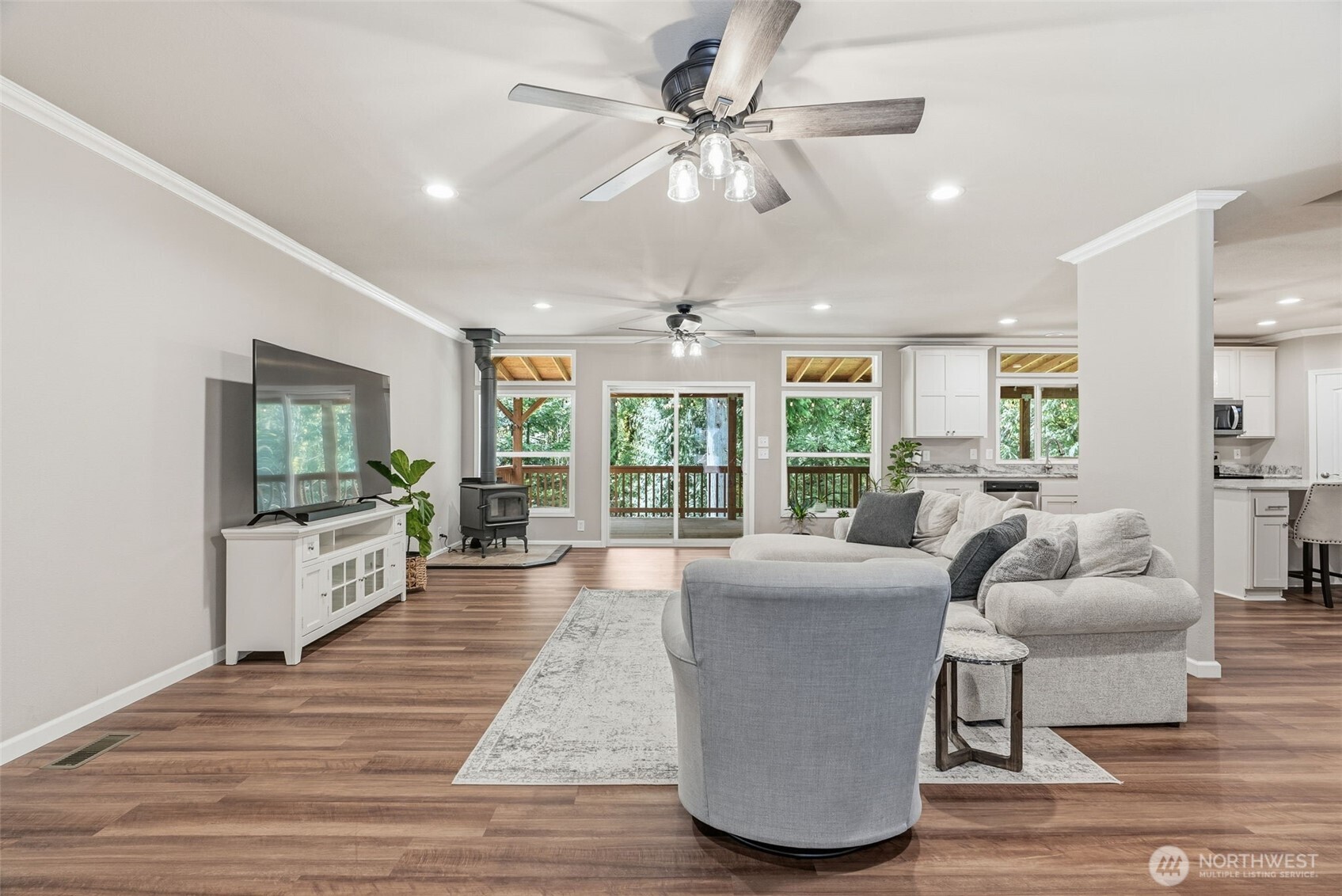 2571 Hazel Dell Road , Castle Rock, WA 98611