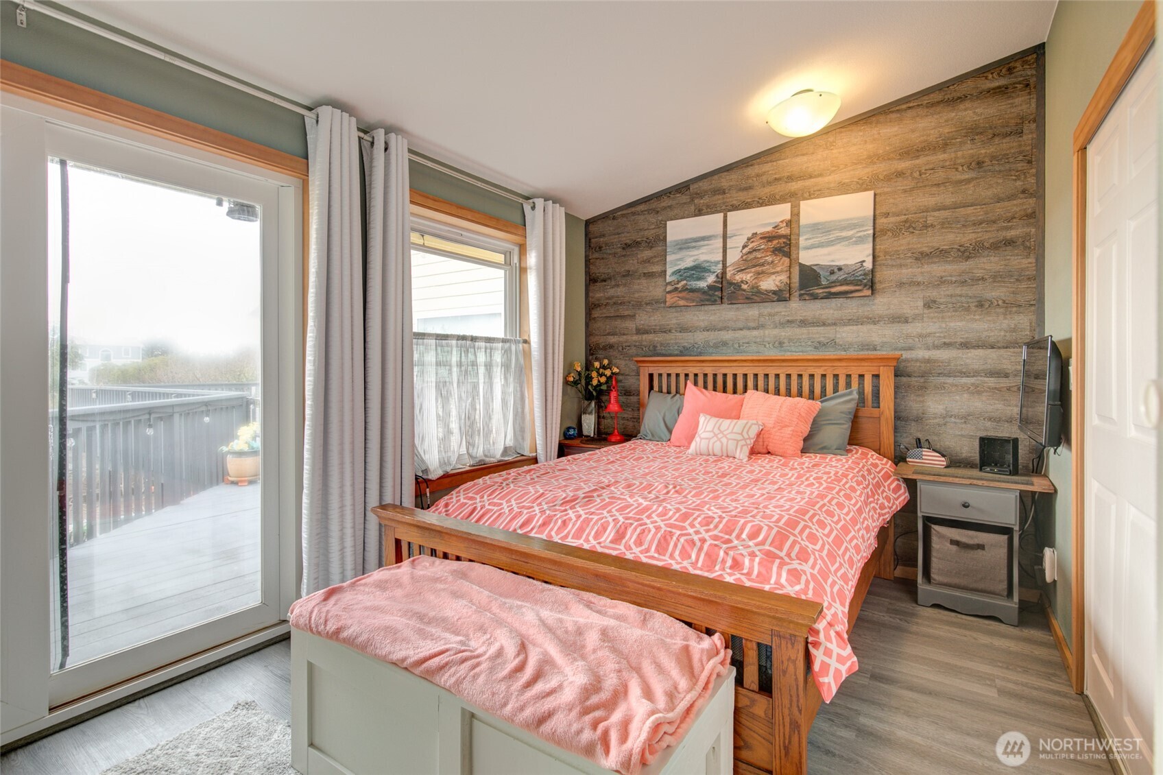 200 Ocean Lake Way NW, Ocean Shores, WA 98569