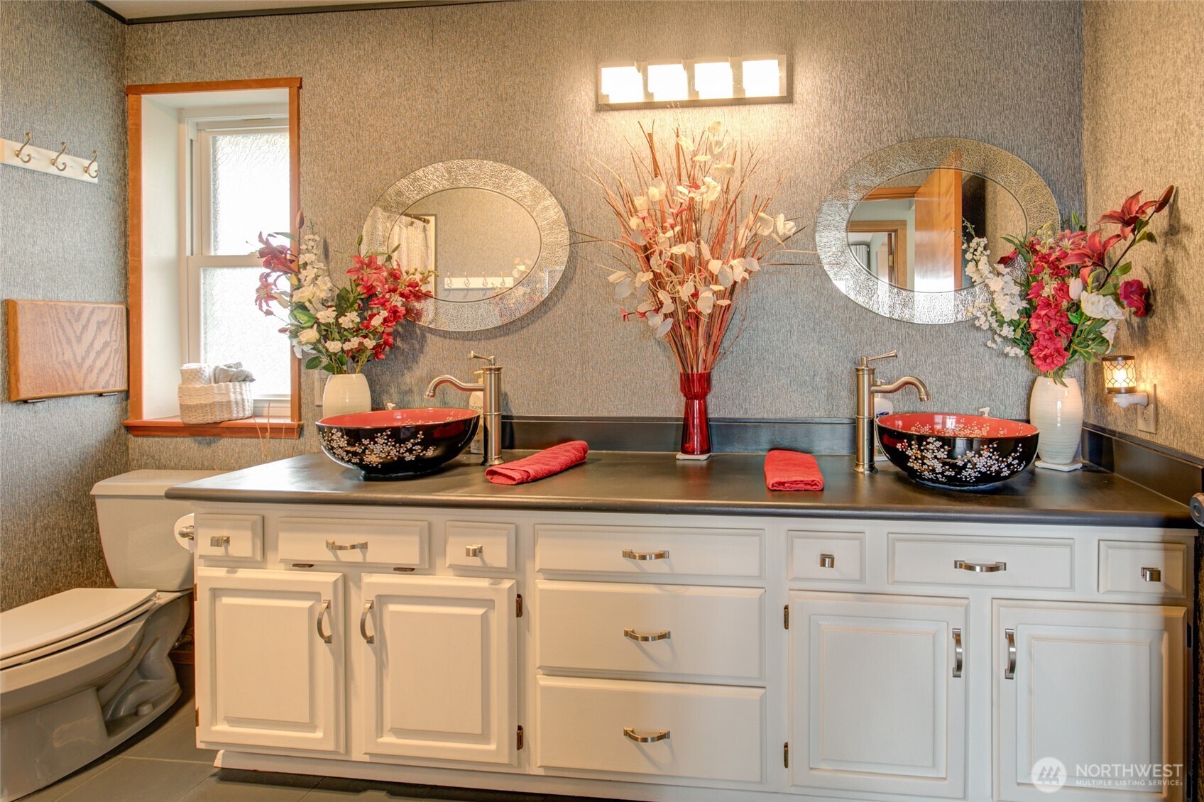 200 Ocean Lake Way NW, Ocean Shores, WA 98569