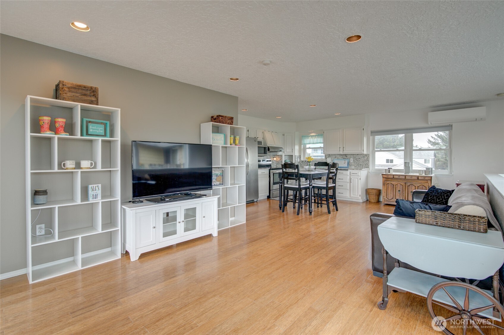 200 Ocean Lake Way NW, Ocean Shores, WA 98569