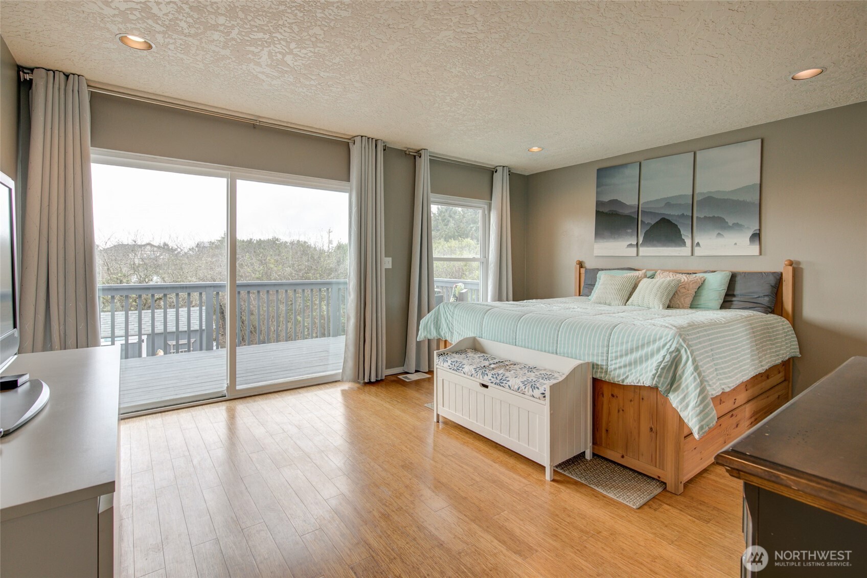 200 Ocean Lake Way NW, Ocean Shores, WA 98569