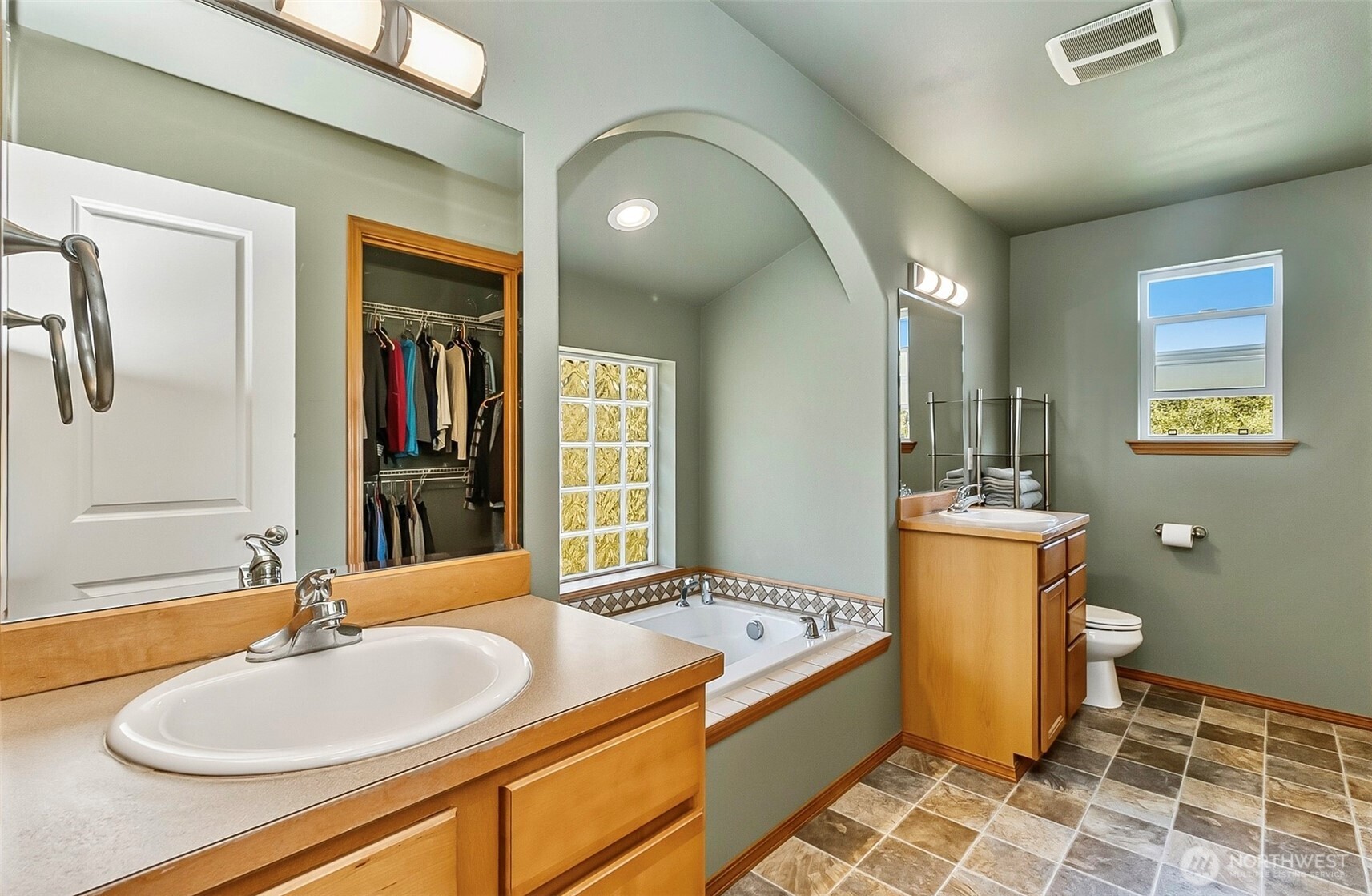 1579 Silver Fir Drive , Camano Island, WA 98282